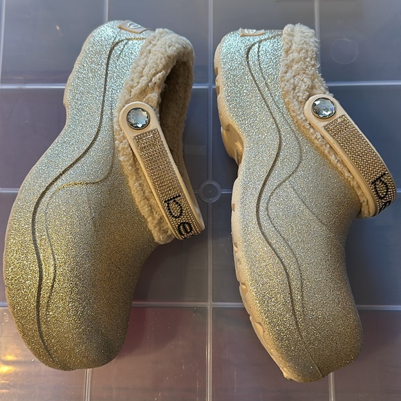 BEBE croc slides. Size 9. NEW, unworn. Gold glitter color. - Picture 6 of 8